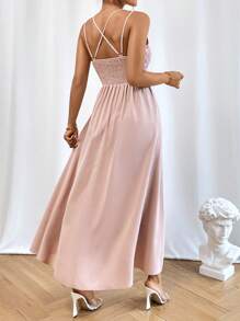 SHEIN Privé 水溶蕾絲拼接吊帶連衣裙 - 淺粉色 - 查看 2