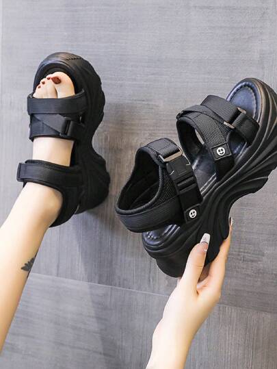 女性運動涼鞋,簡約風黑色戶外運動涼鞋