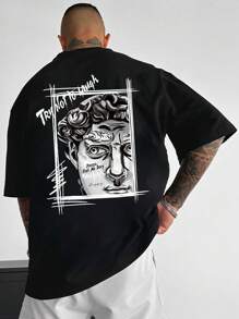 Manfinity EMRG 寬鬆款男士圖形t恤,搭配人物和字母設計 - 黑色 - 查看 1