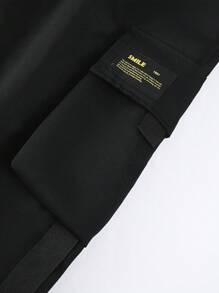 Manfinity EMRG 男款寬鬆版型貨物褲帶有字母圖形和翻蓋口袋 - 黑色 - 查看 8