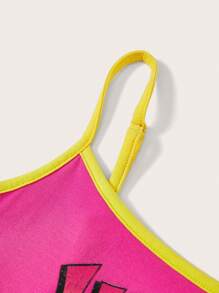 SHEIN Qutie 人物和字母圖案撞色滾邊吊帶上衣 - 玫紅色 - 查看 3