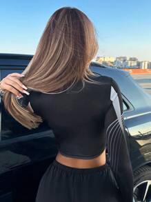 SHEIN ICON 條紋與字母圖案短款黑色T恤 - 黑色 - 查看 3