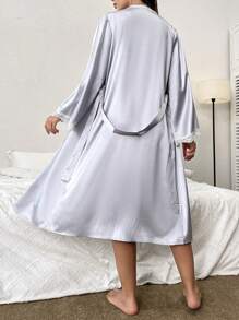 蕾絲拼接腰帶緞面睡袍&吊帶連衣裙睡衣套裝 - 淺灰色 - 查看 4