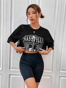 SHEIN EZwear Camiseta crop con estampado de letra de hombros caídos - Negro - Ver 1