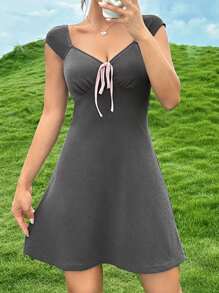 SHEIN MOD 前繫帶雞心領口連衣裙 - 深灰色 - 查看 7