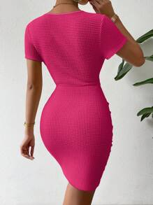 SHEIN Privé 交叉後綁帶圍裹下擺緊身連衣裙 - 玫紅色 - 查看 2