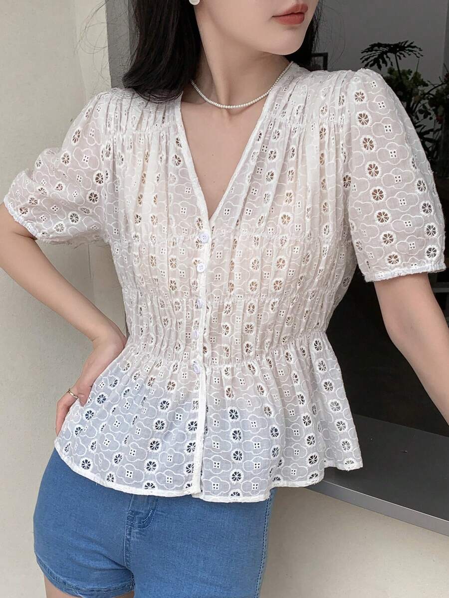 DAZY Lỗ gắn thêu Nút phía trước Áo sơ mi Peplum - trắng - Xem 1