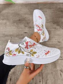 Printed Comfortable Slip-on Running Shoes With Floral Pattern - Multicolor - View 3