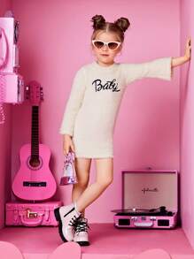 SHEIN Cô Gái Trẻ Thêu Chữ Tay áo loe 	
Fuzzy Đầm - Màu be - Xem 1