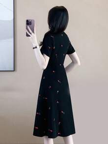 印花V領連衣裙 - 黑色 - 查看 2