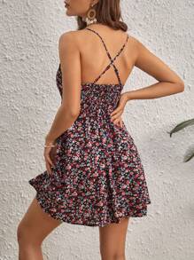 SHEIN VCAY 碎花前繫帶吊帶連衣裙 - 彩色 - 查看 2