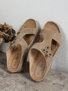 Nuevos zapatos de mujer talla grande para primavera 2023, sandalias de cuña con tacón y punta abierta, unicolor y diseño calado - Caqui - Ver 6