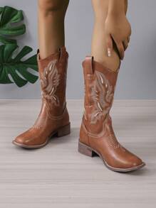 西部牛仔靴子刺繡騎士靴子女性2023新風格互聯網厚高跟小腿中部復古V型鏤空靴子 - 棕色 - 查看 2
