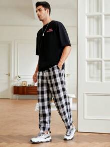 Manfinity Hypemode Men Plaid Print Drawstring Waist Pants - Black and White - View 4