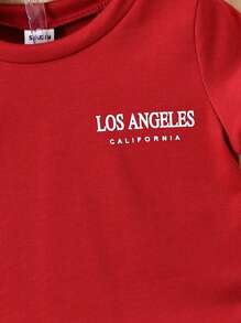 女嬰字母圖案T恤和短褲