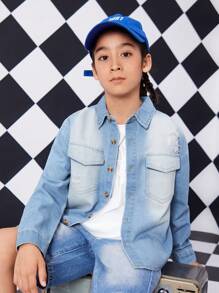 Adolescent Garçon Chemise En Jean Poche À Rabat