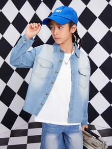 Adolescent Garçon Chemise En Jean Poche À Rabat