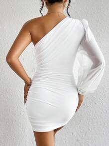 SHEIN PETITE Vestido ajustado de un hombro fruncido - Blanco - Ver 2