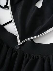 SHEIN Unity 蕾絲拼接交叉後背繫帶吊帶連衣裙 - 黑色 - 查看 4