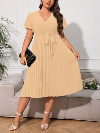 SHEIN Privé 大碼交疊領百褶下擺繫腰帶連衣裙