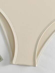 SHEIN 鏤空褶邊連體泳衣