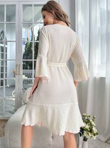 木耳邊喇叭袖腰帶華夫格編織休閒服睡袍 - 米色 - 查看 2