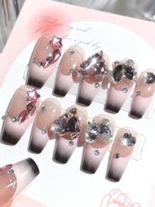 ROMWE Kawaii 24入組長款棺材3D水鑽裝飾假指甲和1入組指甲銼&1張織帶 - 粉色 - 查看 3
