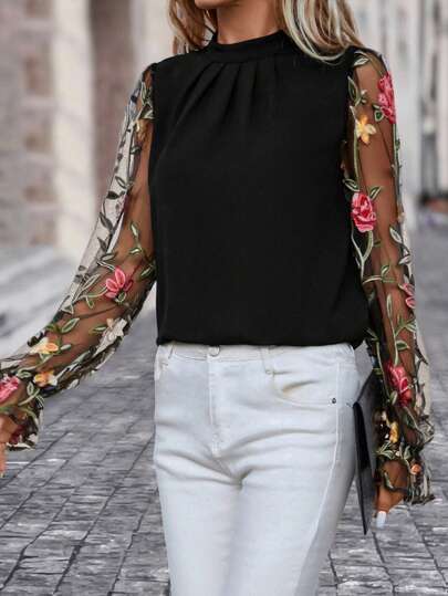 Editum Bluse mit Blumenstickerei, Mesh-Volantärmeln und Stehkragen