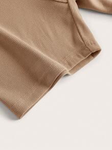 SHEIN EZwear 字母補丁細節騎行褲 - 卡其色 - 查看 4