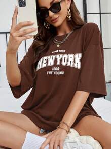 INAWLY Camiseta de hombros caídos con estampado de letra - Café integral - Ver 4