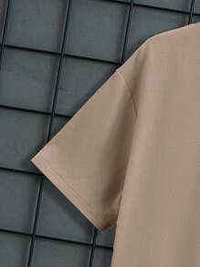 SHEIN 休閒青少年男孩口號印花針織卡其色t恤 - 卡其色 - 查看 5