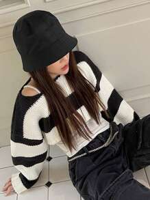 DAZY 雙色落肩袖短款毛衣 - 黑與白 - 查看 2