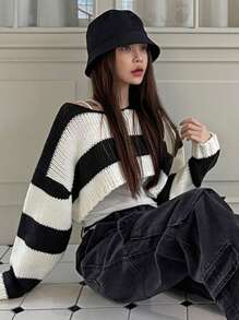 DAZY 雙色落肩袖短款毛衣 - 黑與白 - 查看 3