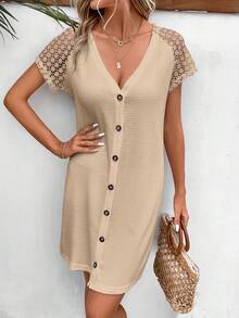 SHEIN Frenchy 蕾絲拼接插肩袖前紐扣連衣裙 - 杏色 - 查看 7