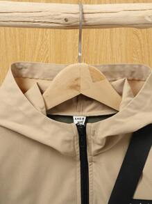 SHEIN Tween Boy 1pc Slogan Patched Detail Half Zipper Hooded Jacket With Bag