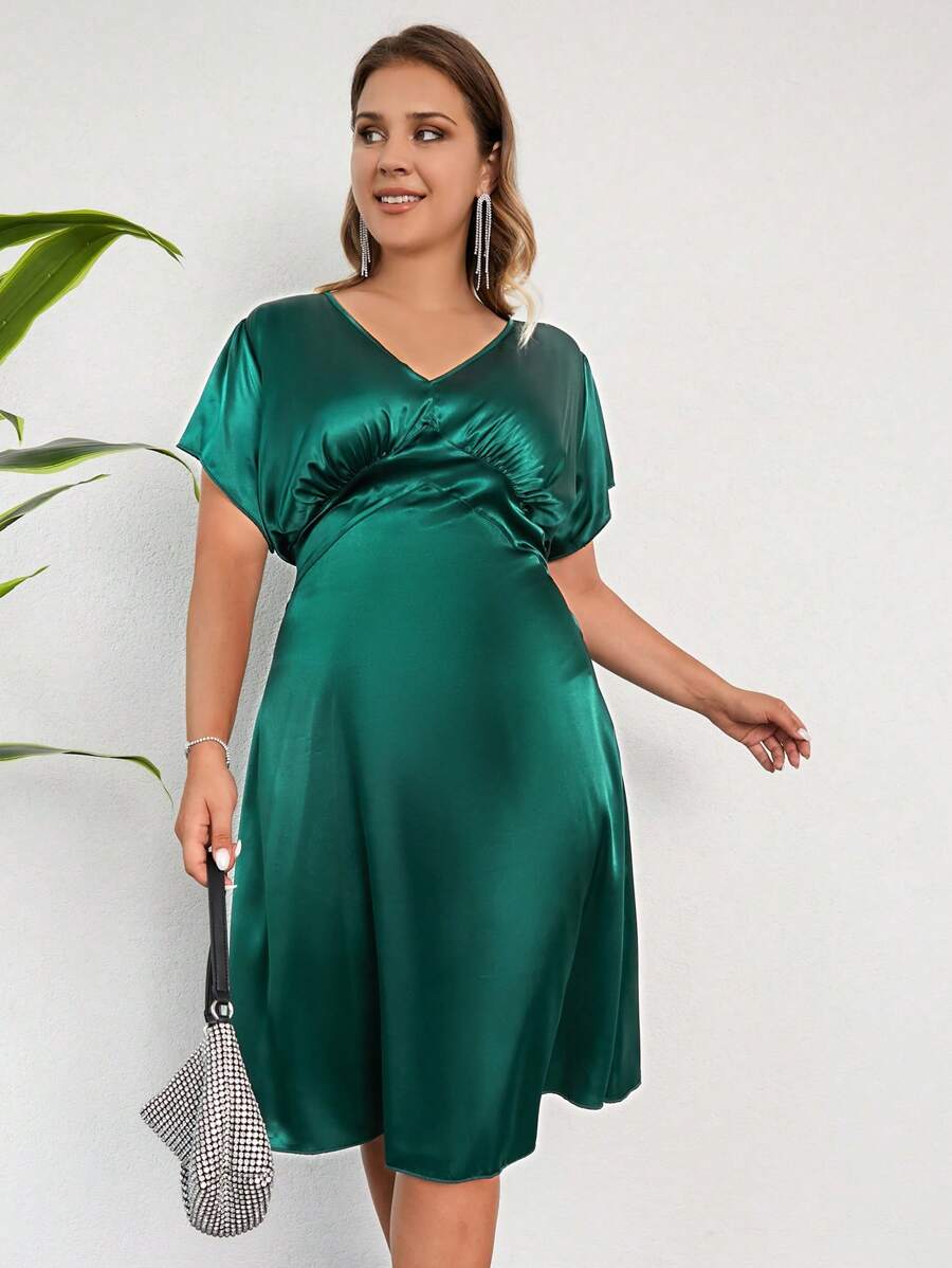 SHEIN Cottnline Plus Solid Batwing Sleeve Satin Dress - Dark Green - View 1