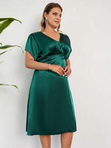 SHEIN Cottnline Plus Solid Batwing Sleeve Satin Dress - Dark Green - View 5