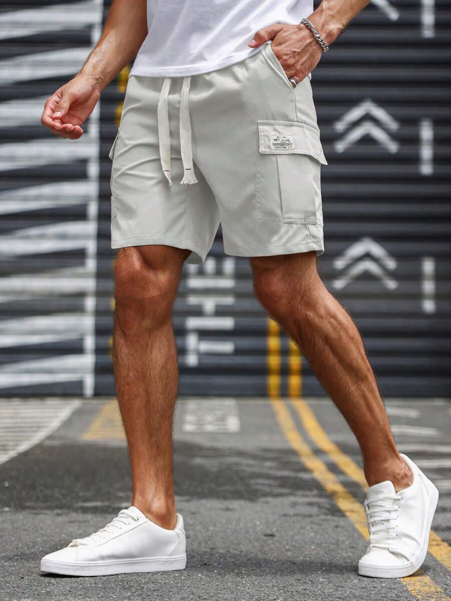 Manfinity 男士翻蓋口袋腰部抽繩工裝短褲 - 淺灰色 - 查看 1