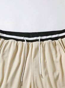 Manfinity Homme 男士標語圖案拼接邊襯衫&腰部抽繩短褲不帶T恤 - 卡其色 - 查看 5