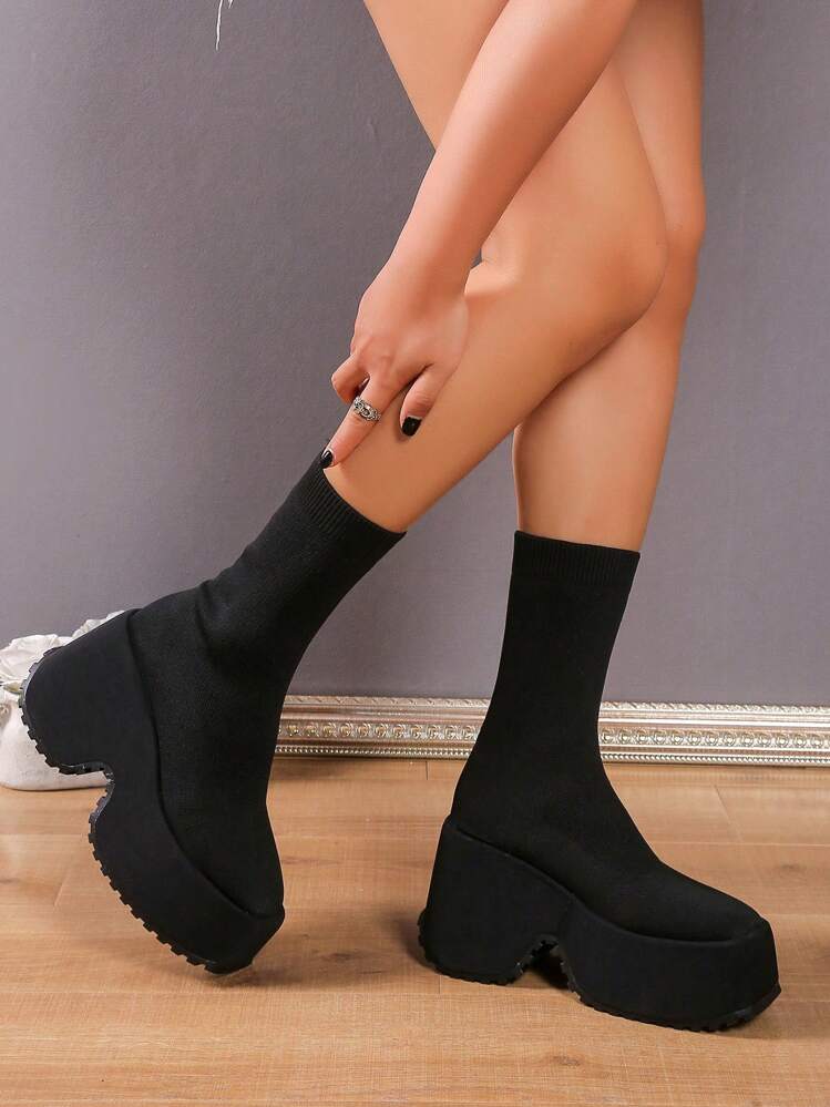 【✩】ハンサムでファッショナブルな女性の靴とトレンディなドレッシング ✩】ハンサムでファッショナブルな女性の靴とトレンディな