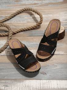 Sandálias femininas de verão com bordados vazados, confortáveis, macias, para praia e férias ao ar livre, com salto plataforma e sola grossa. Essenciais para viagem. - Preto - Ver 4