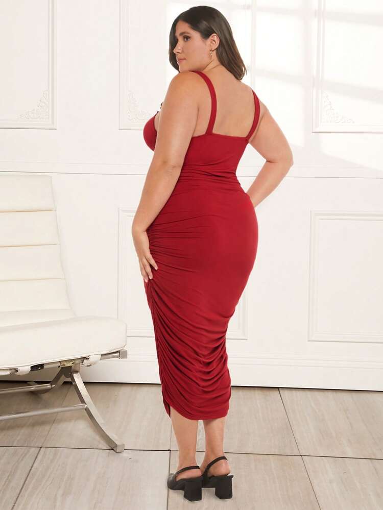 Plus 1pc Solid Ruched Slip Dress