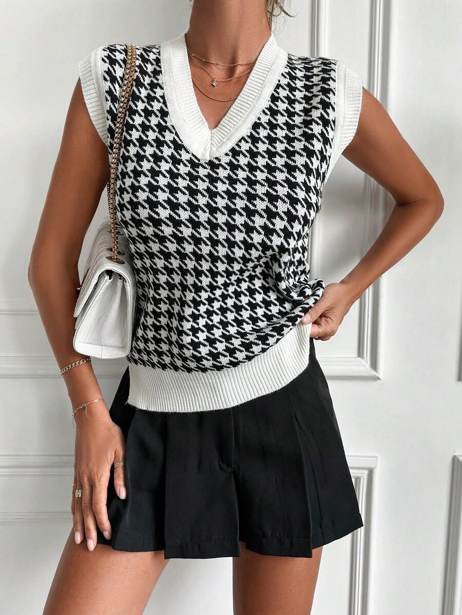 EURMUSE Houndstooth Pattern Sweater Vest - Black and White - View 1