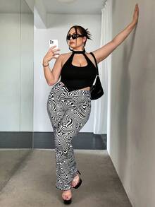 SHEIN ICON 大碼前鏤空頭巾下擺繞頸短上衣 - 黑色 - 查看 3