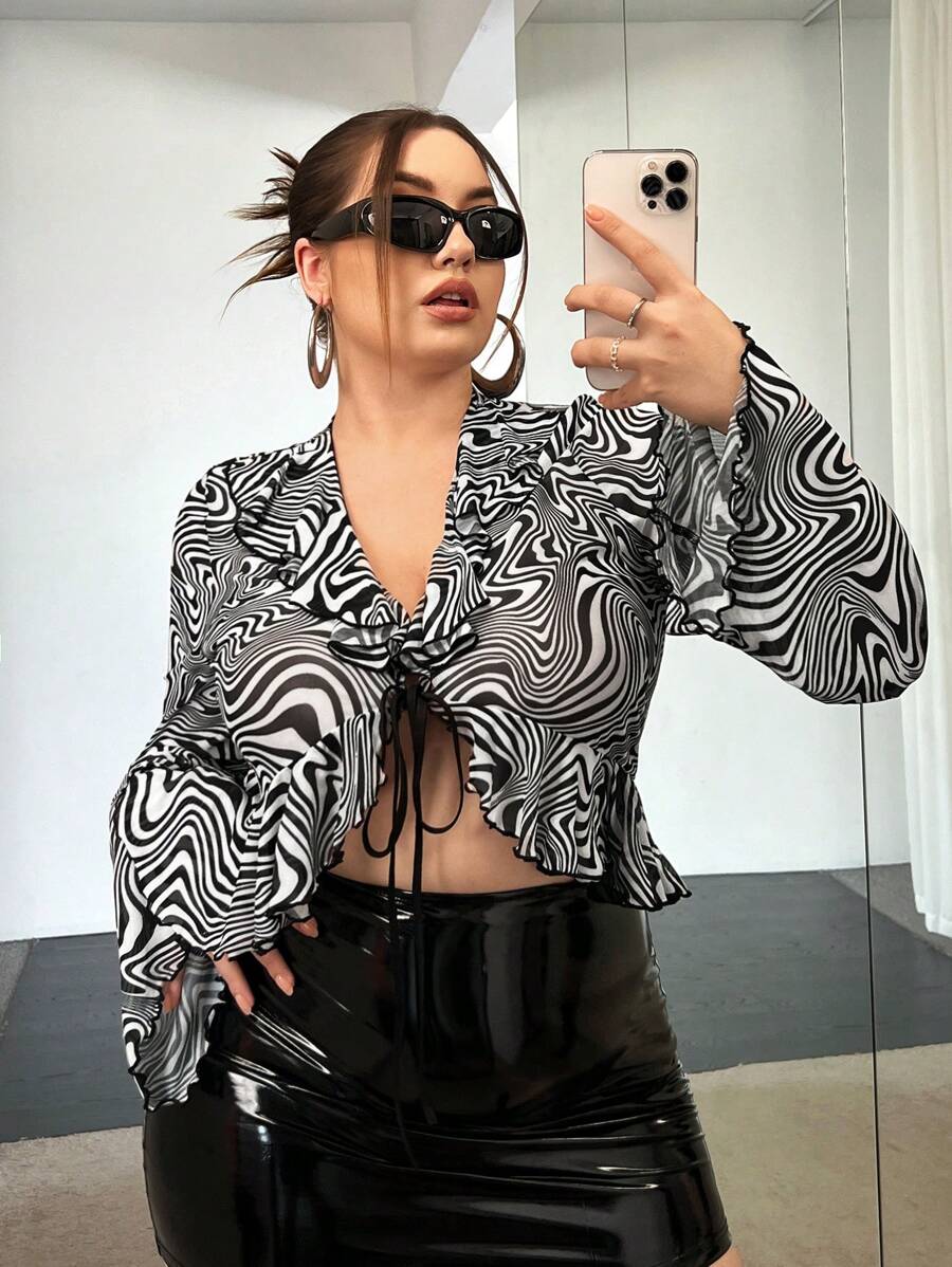 SHEIN ICON Plus Allover Print Knot Front Flare Sleeve Crop Top - Black and White - View 1