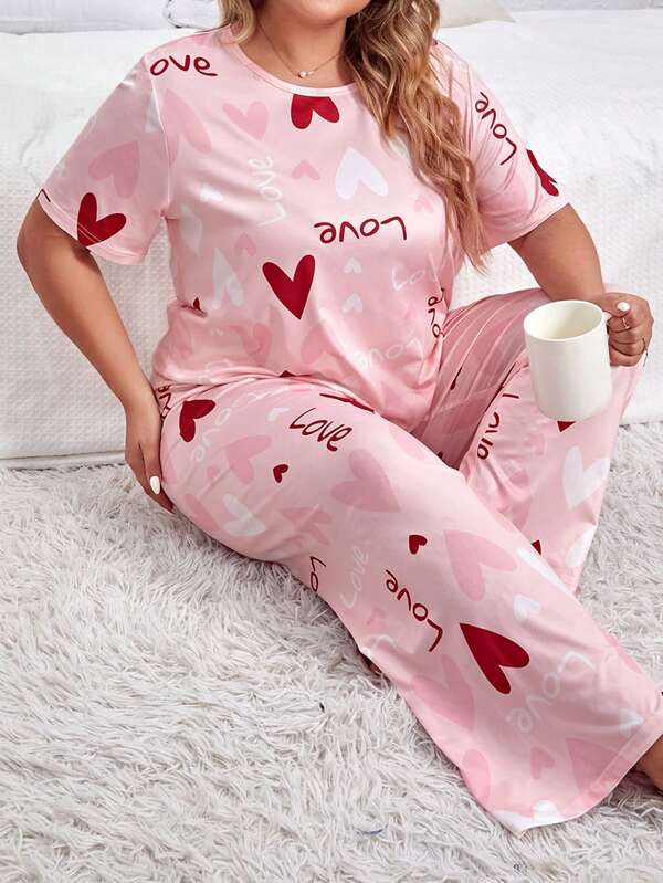 Set pijama cu inimă și litere Plus / Set pijama