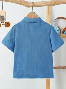 SHEIN Jeune Garçon Manches Courtes Bleu À Carreaux À Bouton Chemise , Avec Poche Et label Étiquette Détail , Confortable Et Lâche Pour L'été - Bleu azur - Voir 2