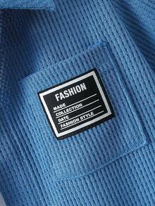 SHEIN Jeune Garçon Manches Courtes Bleu À Carreaux À Bouton Chemise , Avec Poche Et label Étiquette Détail , Confortable Et Lâche Pour L'été - Bleu azur - Voir 6