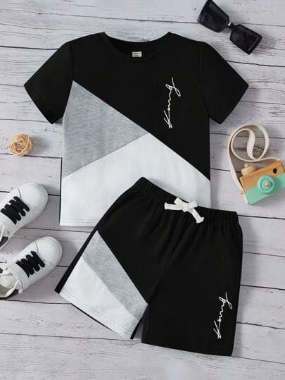 SHEIN Ung pojke Text Grafik Färgblock T-Skjortor & Dragsko i Midjan Shorts