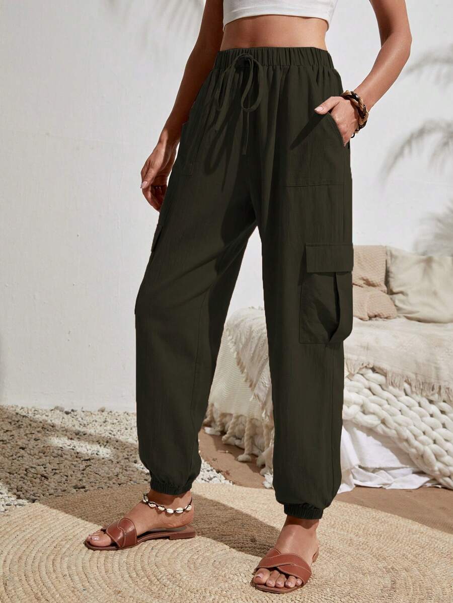 SHEIN VCAY Pantalones cargo con bolsillo lateral con solapa de cintura con nudo - Verde militar - Ver 1
